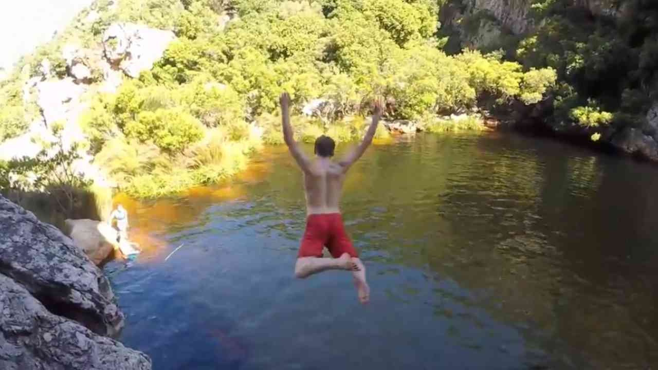 Kloofing Guy Jump Hero